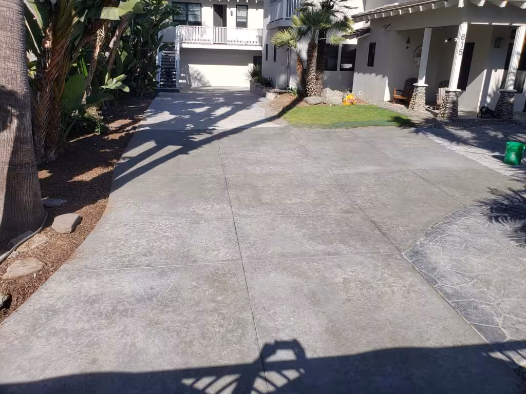 Solana Beach Large Driveway Installation alt="driveway installation in Solana Beach near the Solan Beach dog park. our team is proud to be a trusted partner for homeowners across San Diego county"