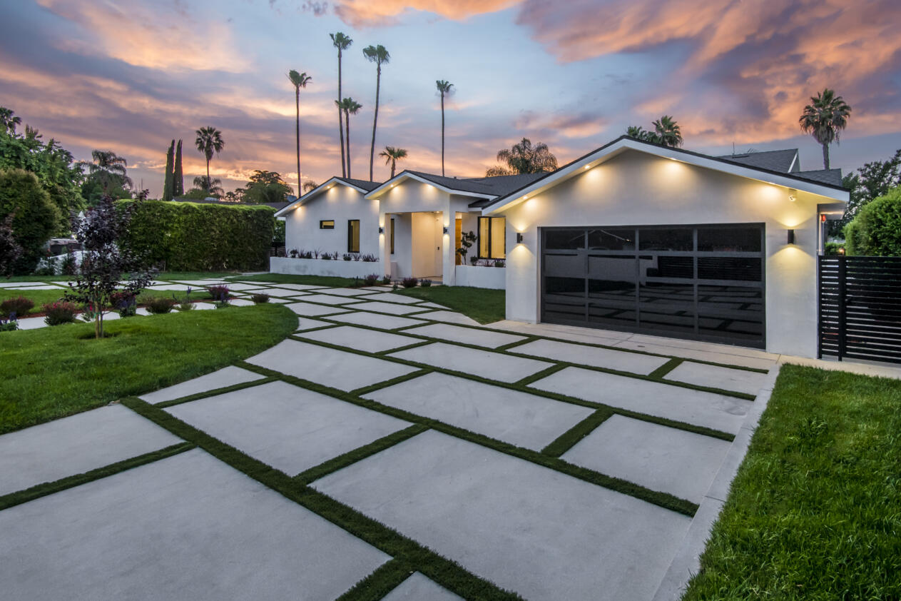 alt="concrete installation and designs by Califronia clean and seal in San Diego"