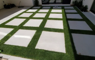 Licensed and insured concrete installation contractor on San Diego hardscape project