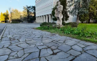 Seven clear signs San Diego concrete driveway needs professional restoration and resurfacing
